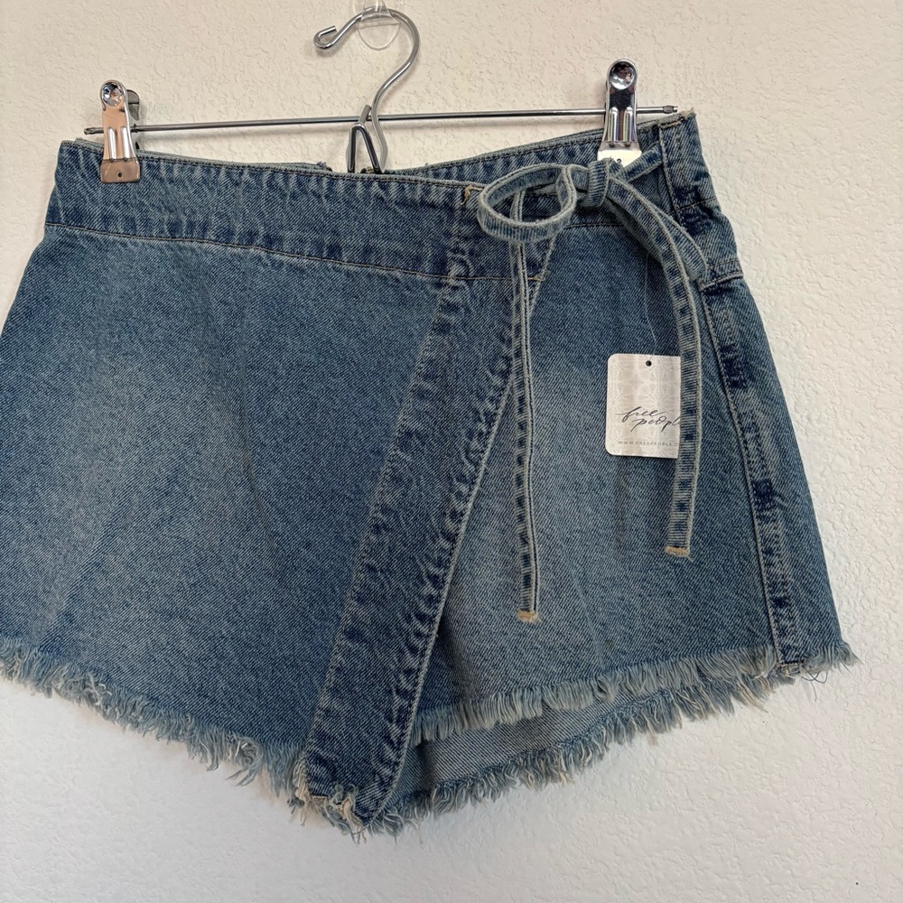 We The Free Emmy Denim Skort NWT - Picture 4 of 8
